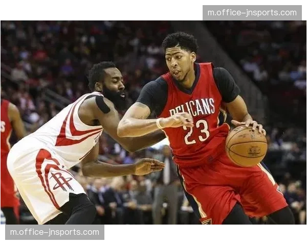 日本队挡拆持球投三分威胁 齐藤拓实富坚勇树外线投射分析