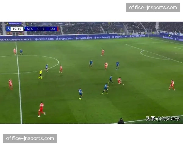 马塔拉佐防守端收放自如，皇家社会高位逼抢与快速回撤结合